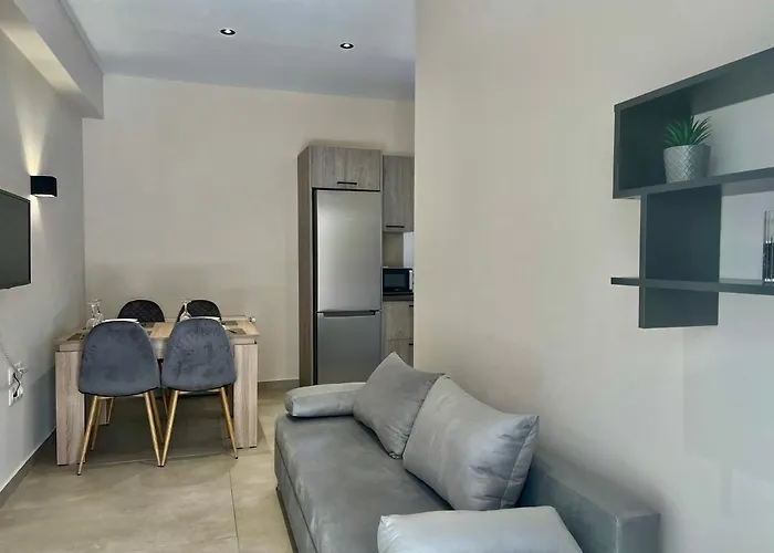 House Adelais * Klísmata